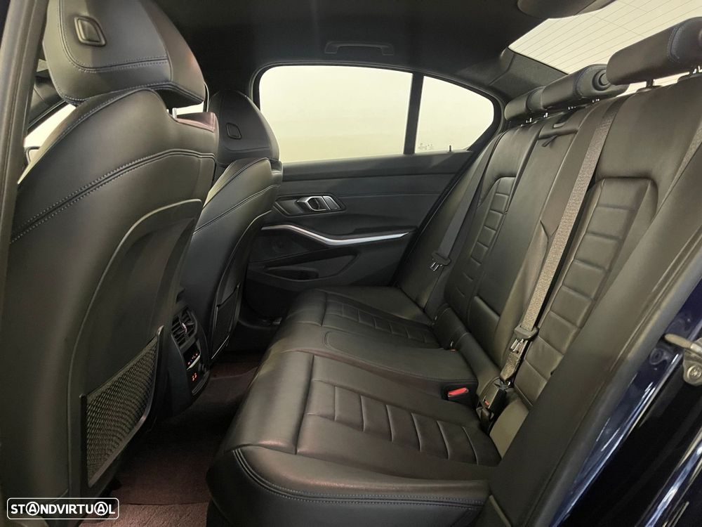 BMW 330 e Pack M Auto - 13