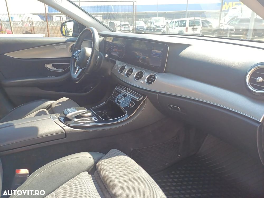 Mercedes-Benz E - 28