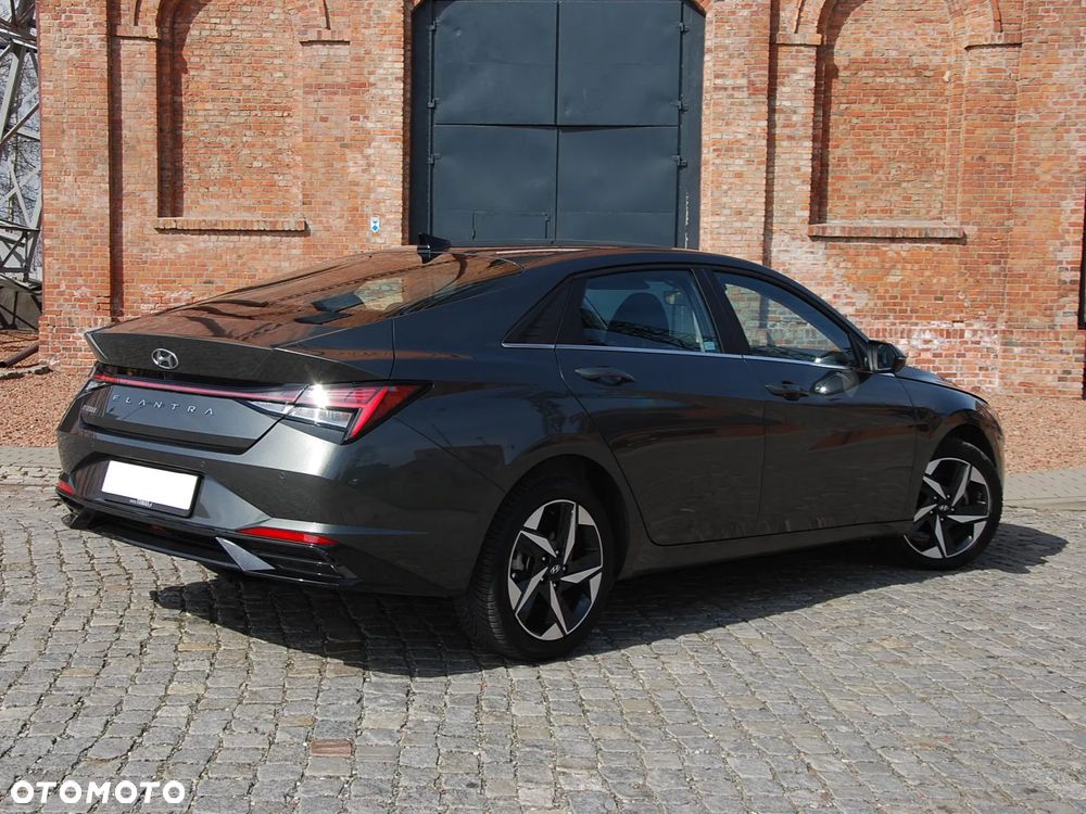 Hyundai Elantra 1.6 Smart - 26