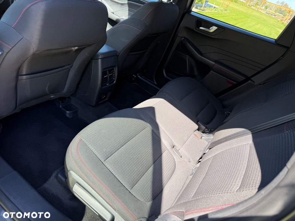 Ford Kuga 2.5 Duratec PHEV ST-LINE X - 31