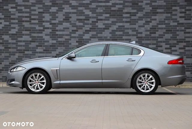 Jaguar XF 2.2 D Luxury - 3