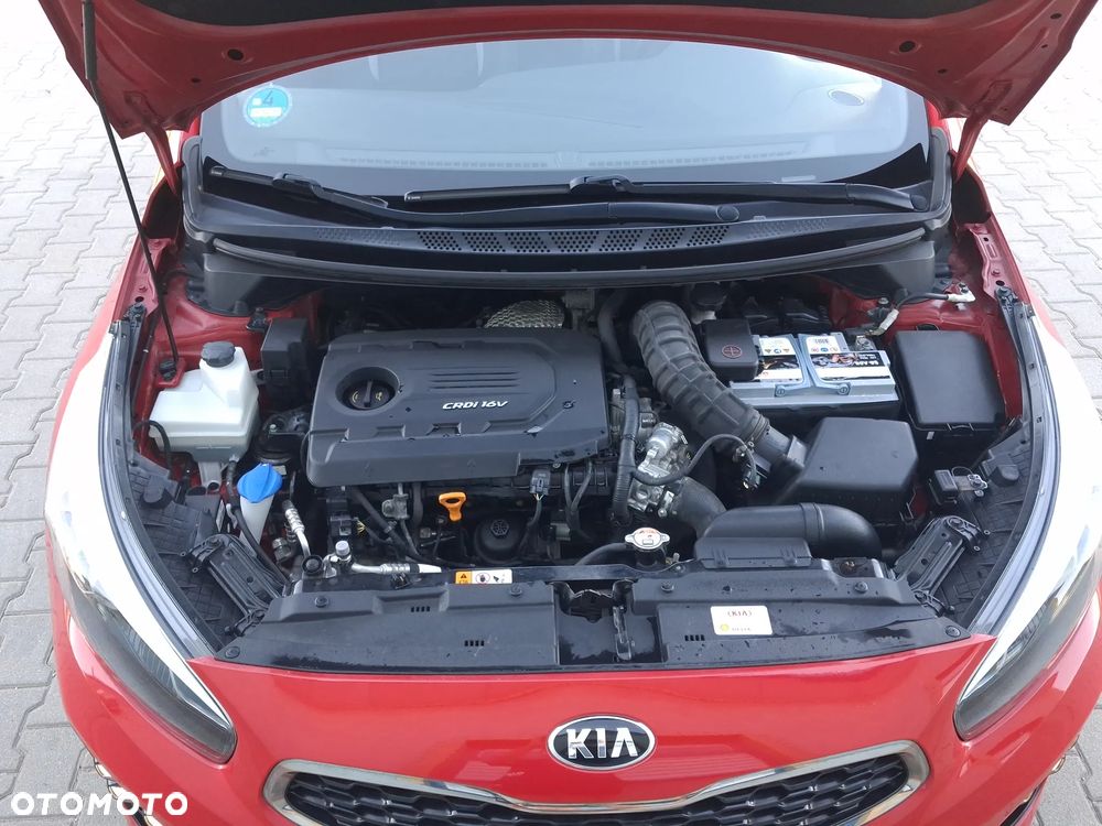 Kia Ceed 1.6 CRDi 136 ISG GT Line - 35