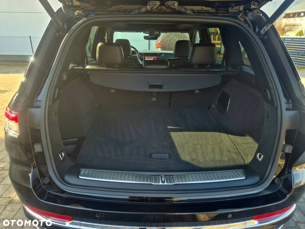 Jeep Grand Cherokee - 12