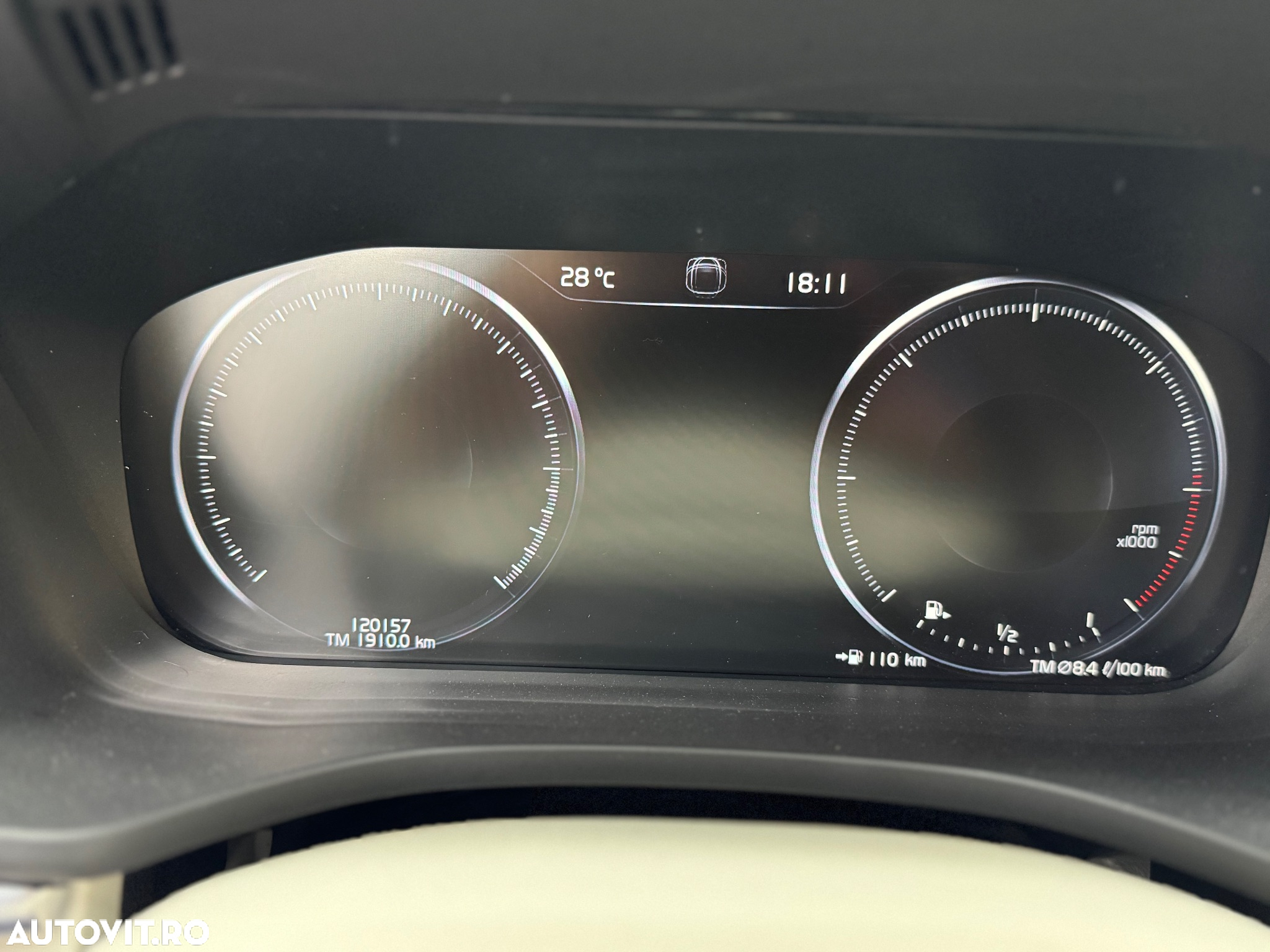 Volvo XC 60 B4 MHEV AT8 AWD Inscription - 11