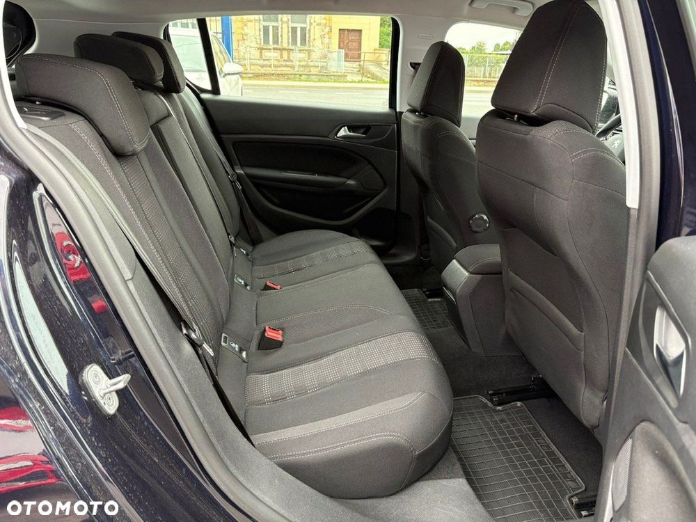 Peugeot 308 1.6 BlueHDi Style S&S - 32