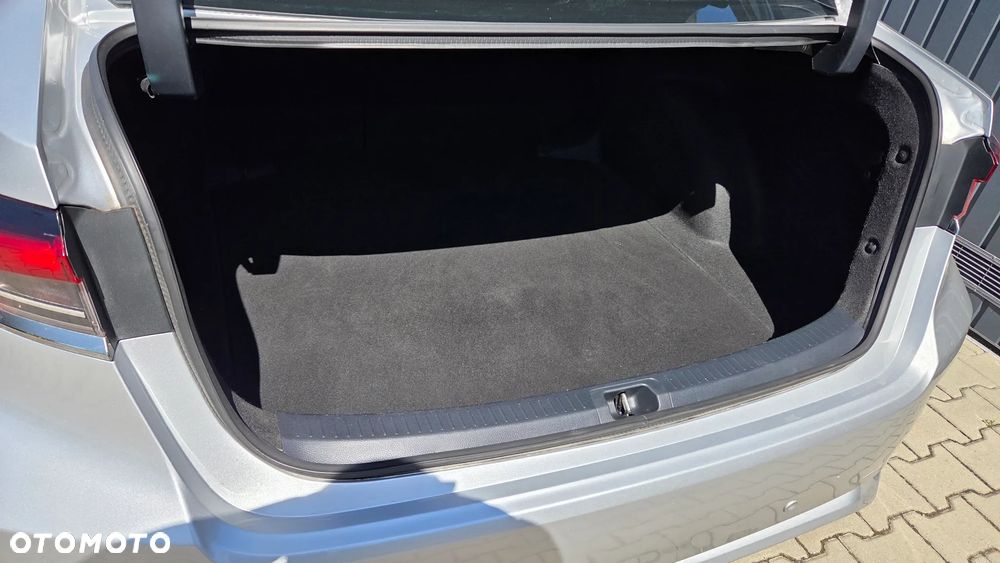 Toyota Corolla 1.5 Comfort - 11