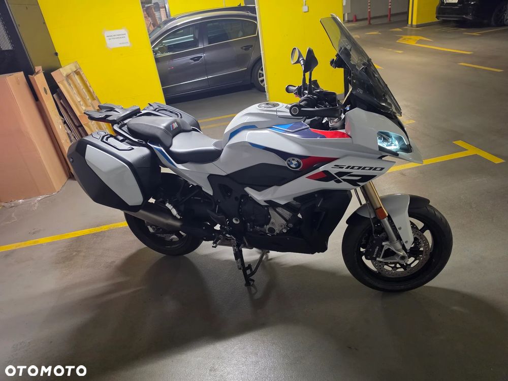 BMW XR - 3