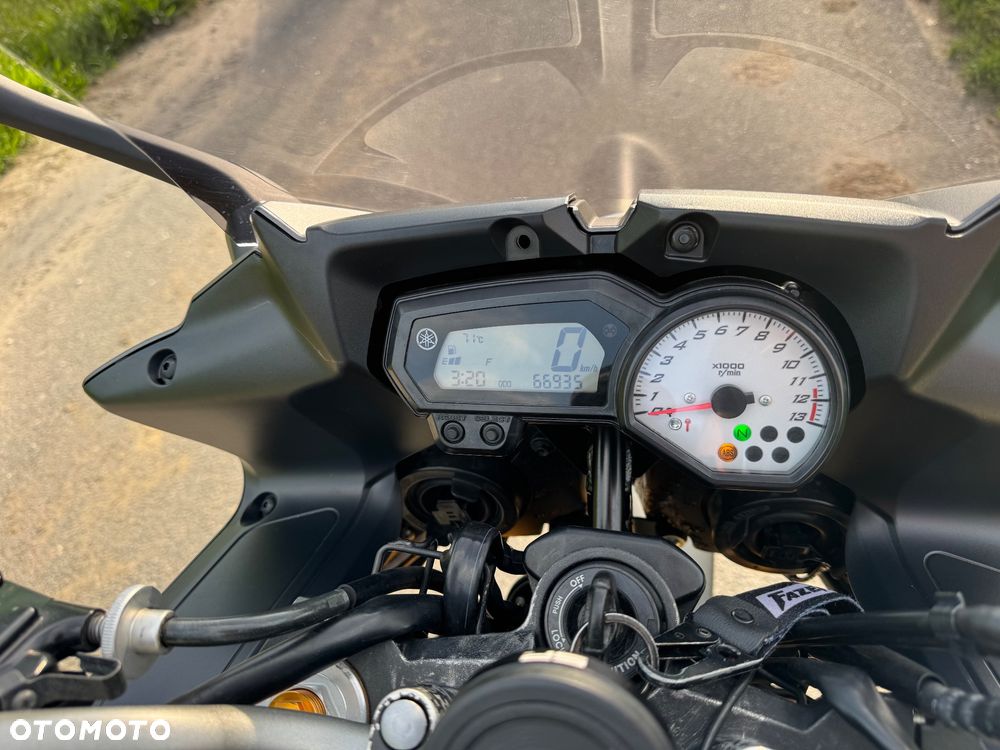 Yamaha FZ8 - 5