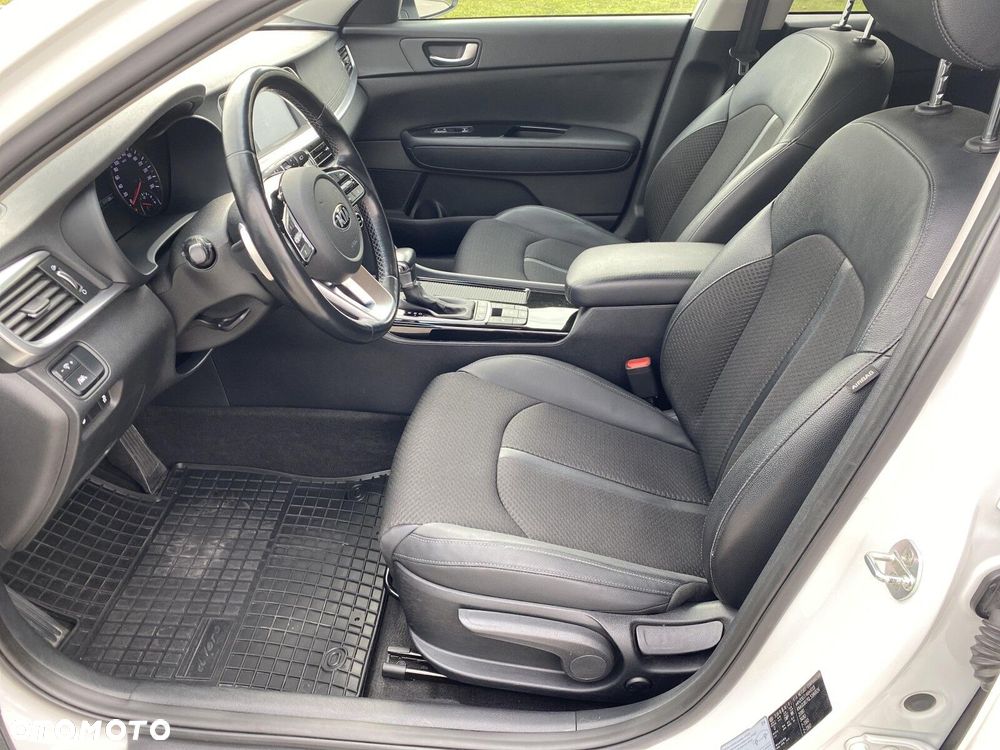 Kia Optima - 11
