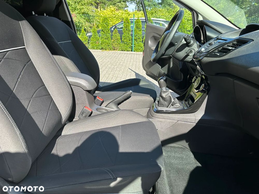 Ford Fiesta - 24