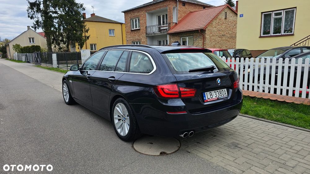 BMW Seria 5 525d xDrive - 3