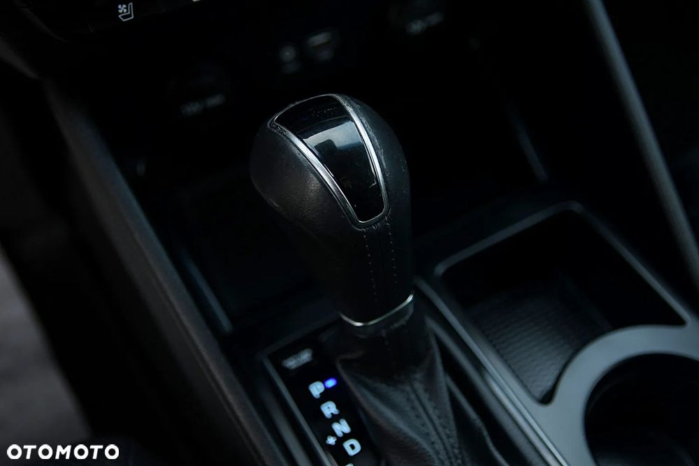 Hyundai Tucson 2.0 CRDI 4WD Automatik Premium - 32