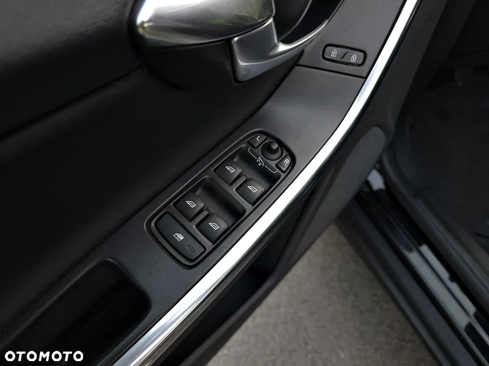 Volvo XC 60 DRIVe Momentum - 36