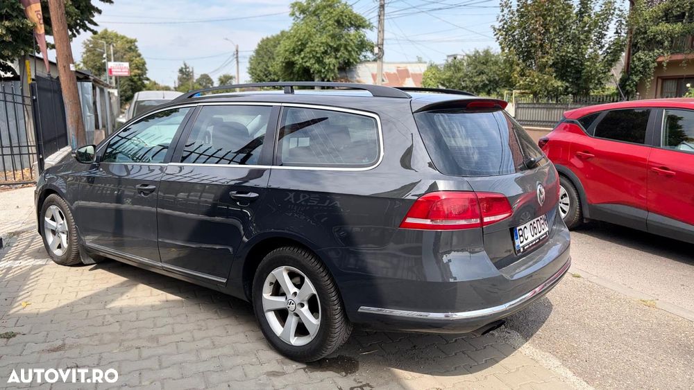 Volkswagen Passat 2.0 TDI BlueMotion Technology DSG Comfortline - 4