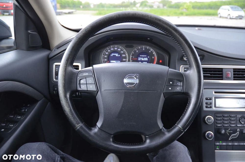 Volvo V70 2.4D Momentum - 15