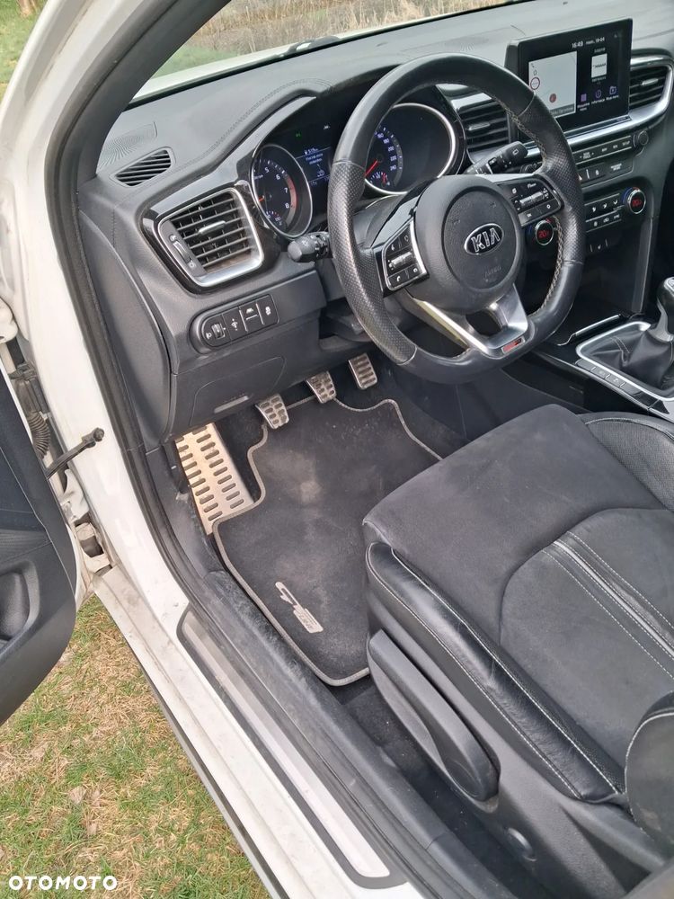 Kia ProCeed 1.4 T-GDI GT Line - 9