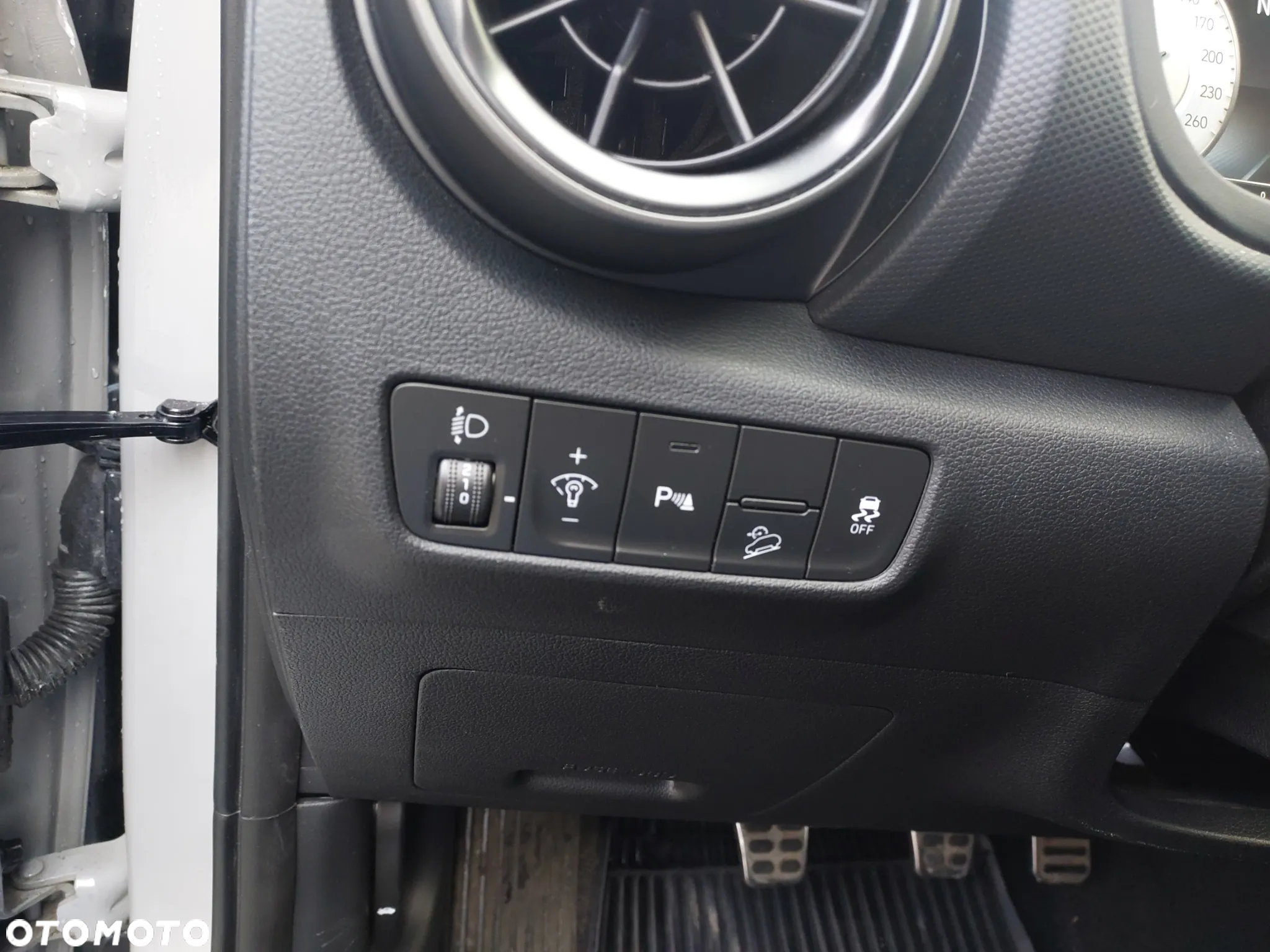 Hyundai Kona - 17