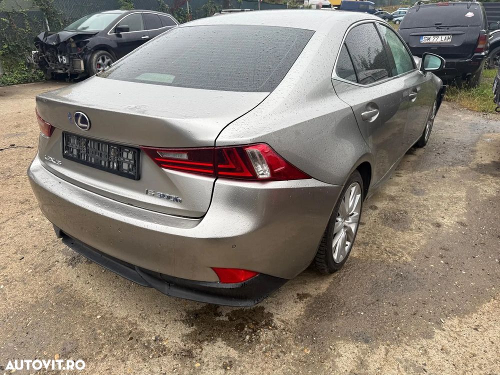 Lexus Seria IS - 3