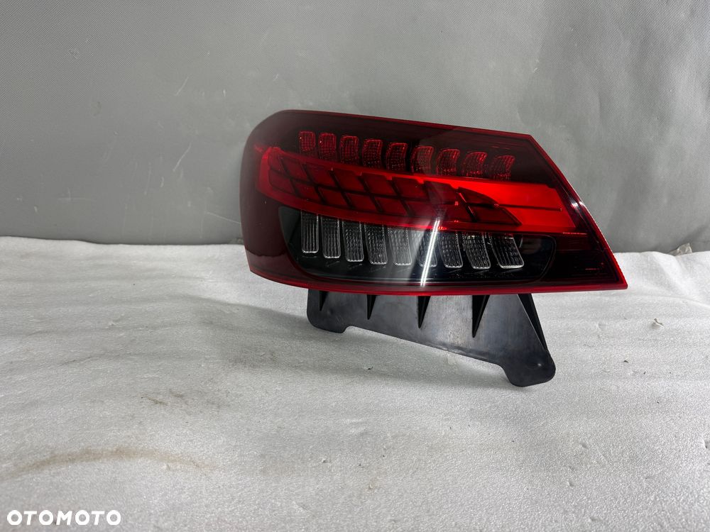 Lampa tylna Tył strona lewa Mercedes-Benz E W213 A213 LIFT SEDAN - 1