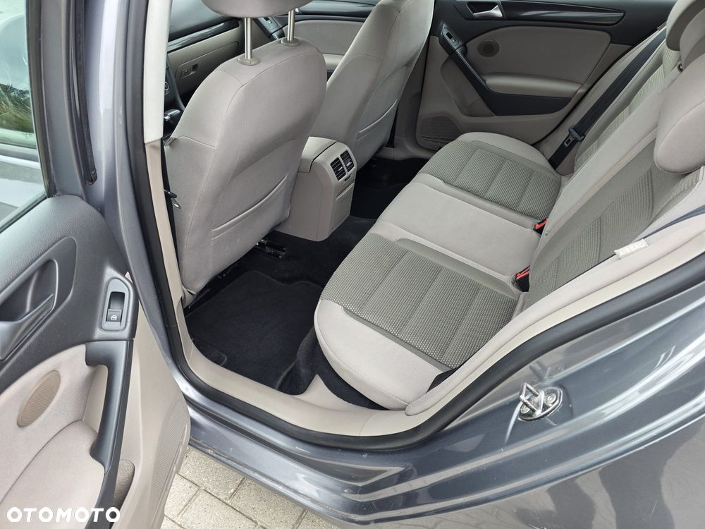 Volkswagen Golf 1.4 TSI Comfortline DSG - 12