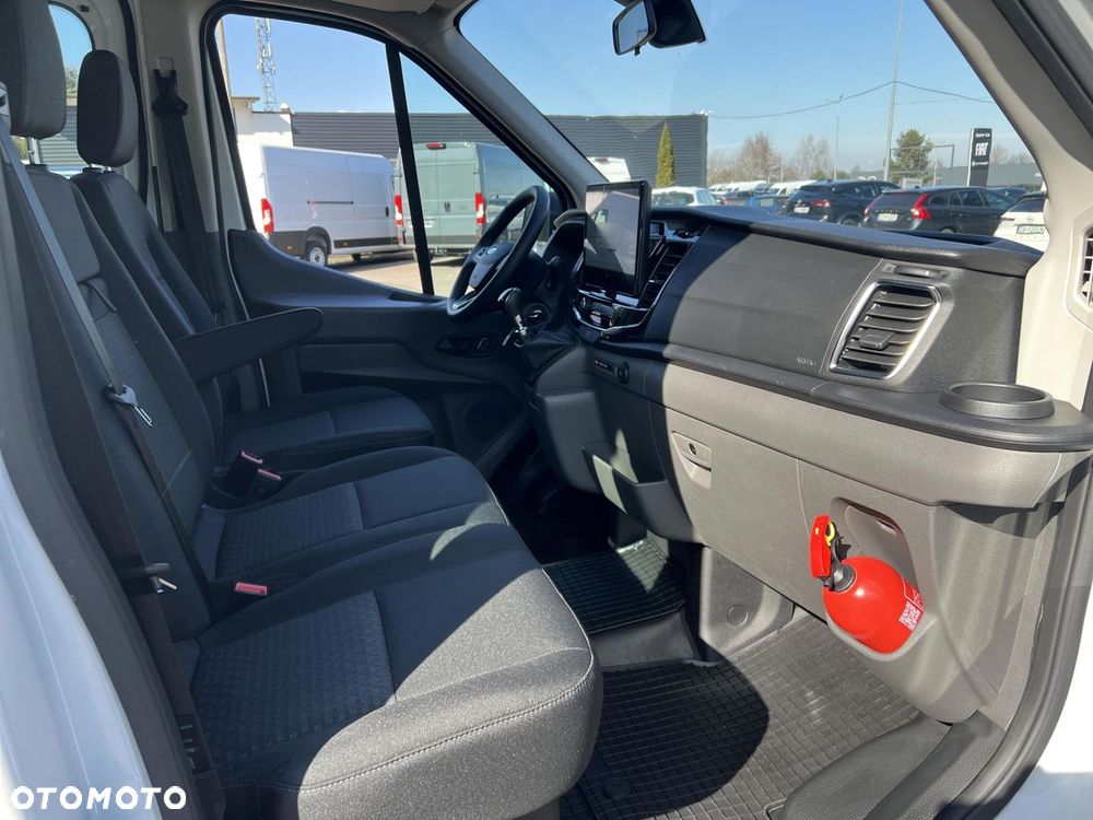 Ford Transit - 25