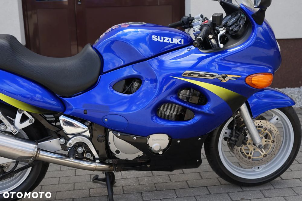 Suzuki GSX - 9