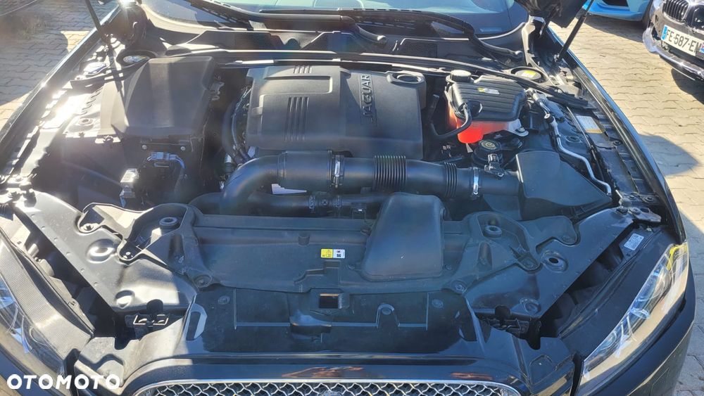 Jaguar XF 2.2 D Premium Luxury - 22