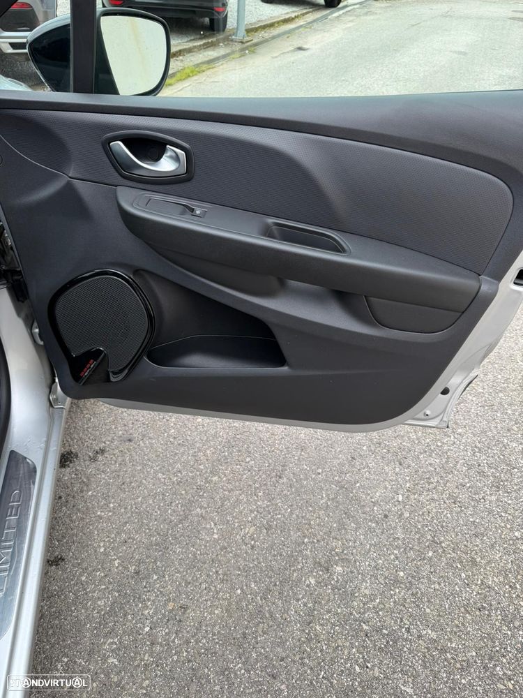 Renault Clio Sport Tourer dCi 90 Limited - 13