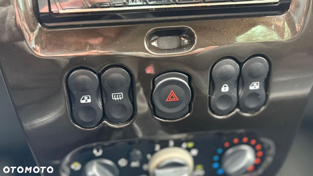 Dacia Duster 1.6 - 10