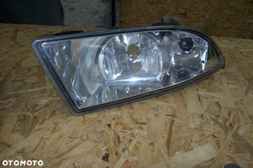 lampa przeciwmgielna lewa i prawa skoda fabia ii - 3