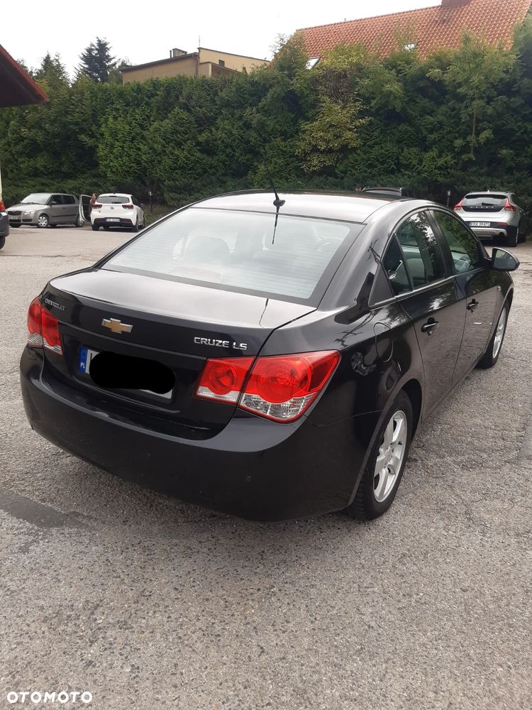 Chevrolet Cruze 1.6 Base - 17