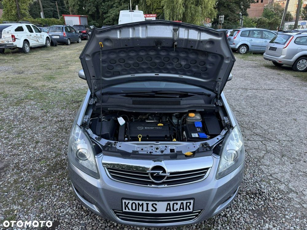 Opel Zafira - 10