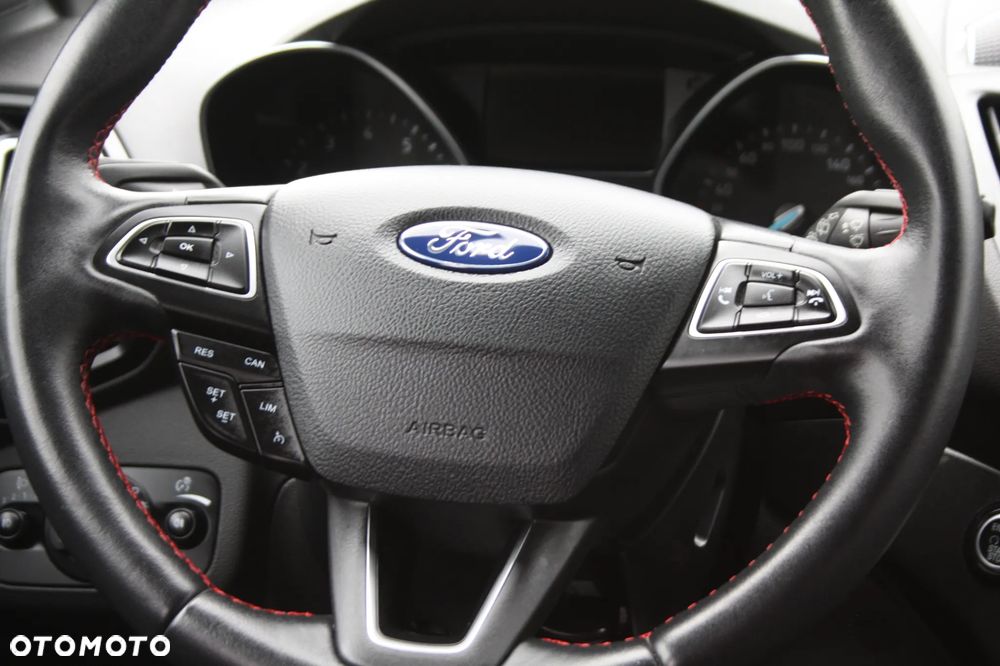 Ford Kuga 1.5 EcoBoost 2x4 ST-Line - 15