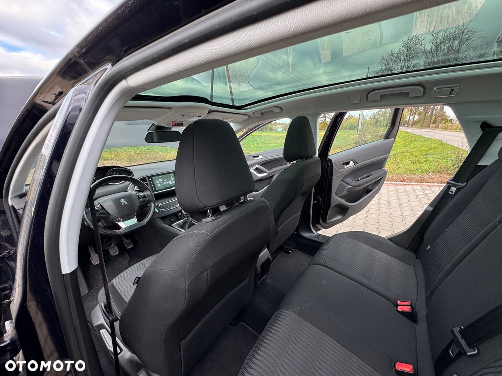 Peugeot 308 SW 1.2 PureTech Allure S&S - 14