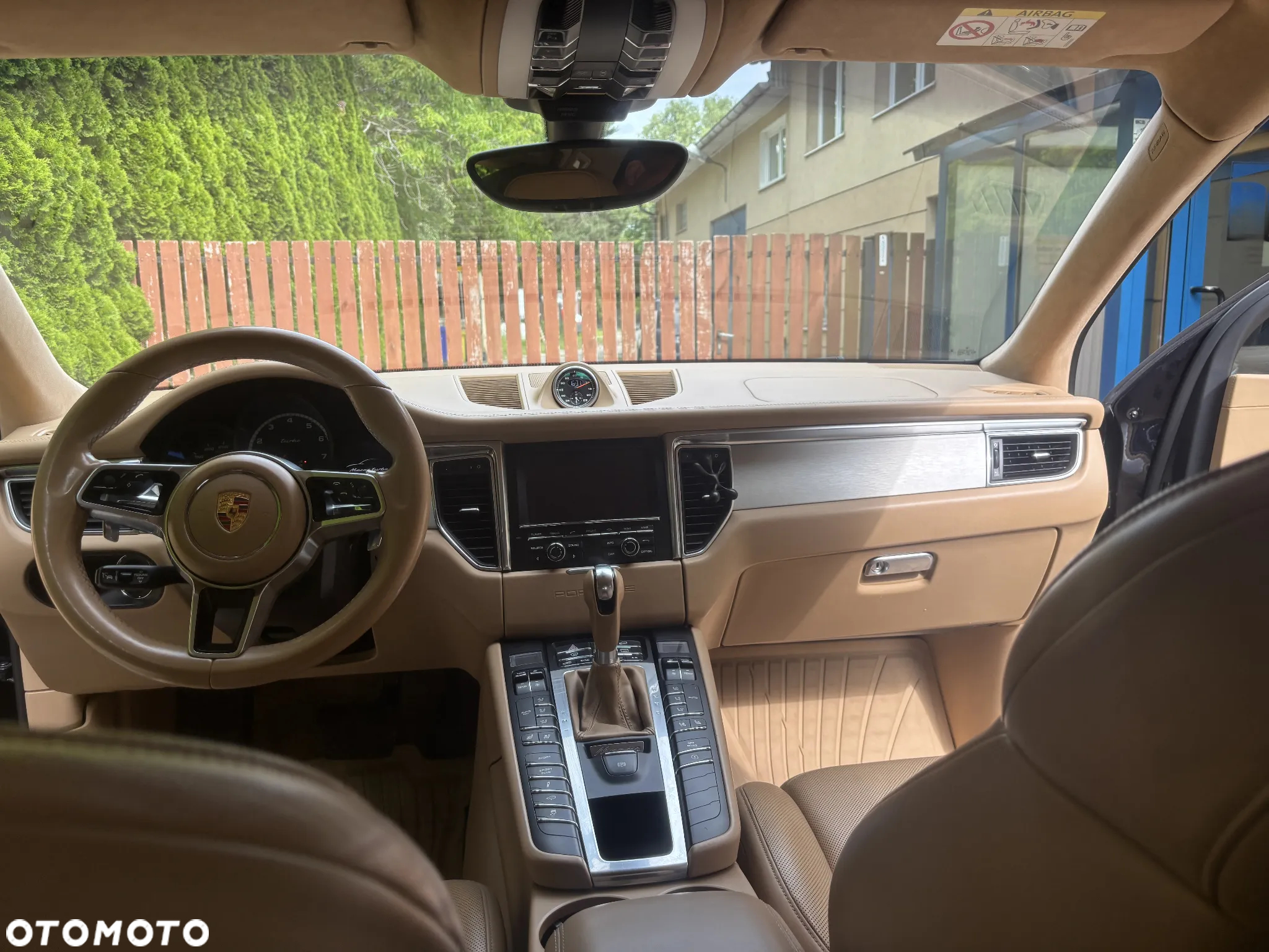 Porsche Macan Turbo - 11