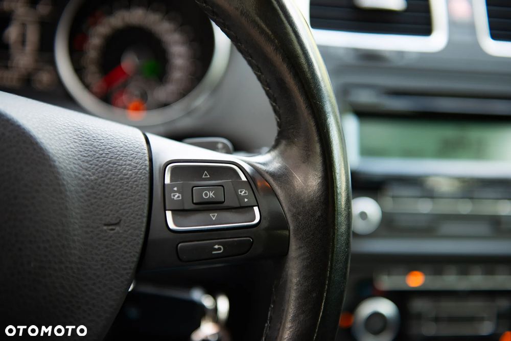 Volkswagen Golf 1.6 TDI BlueMotion Technology DSG Comfortline - 32