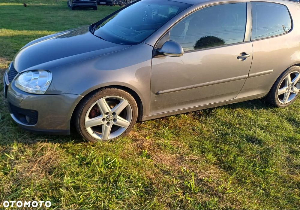 Volkswagen Golf V 2.0 TDI Comfortline DSG - 3