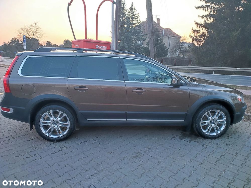Volvo XC 70 D5 AWD Summum - 5
