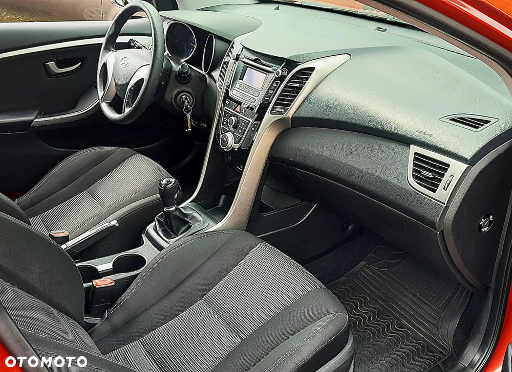 Hyundai i30 blue 1.4 Classic - 12
