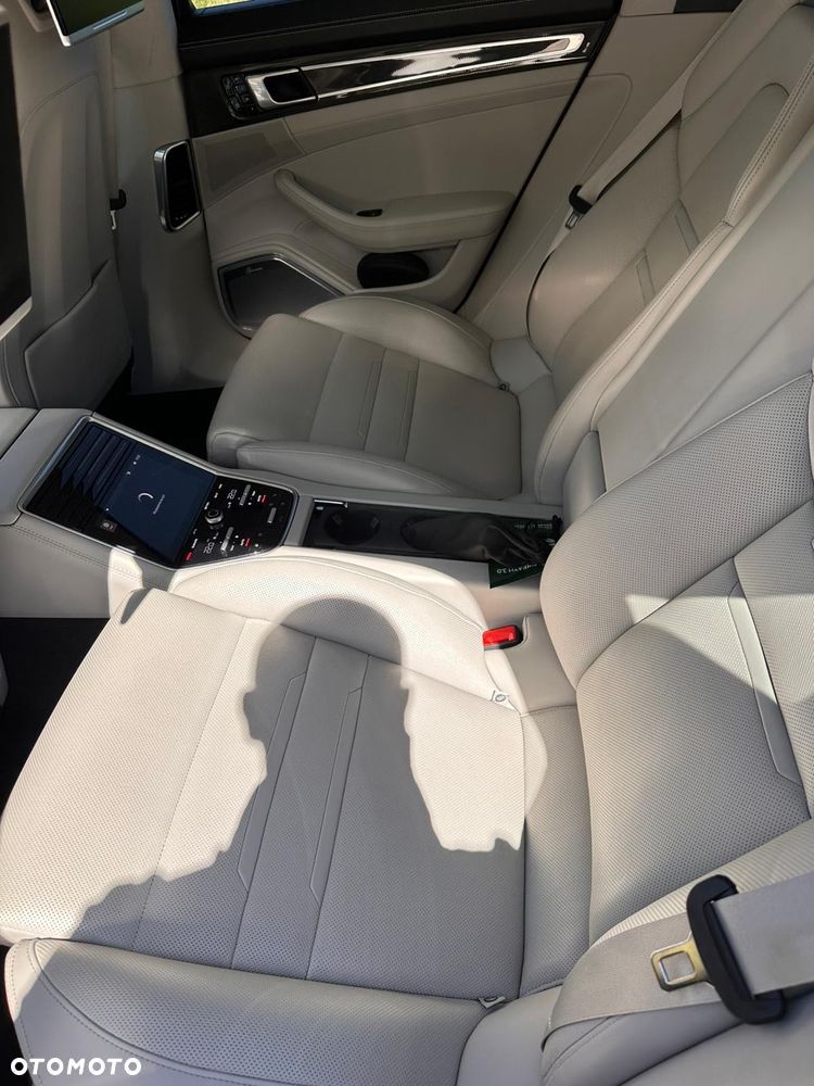 Porsche Panamera - 8