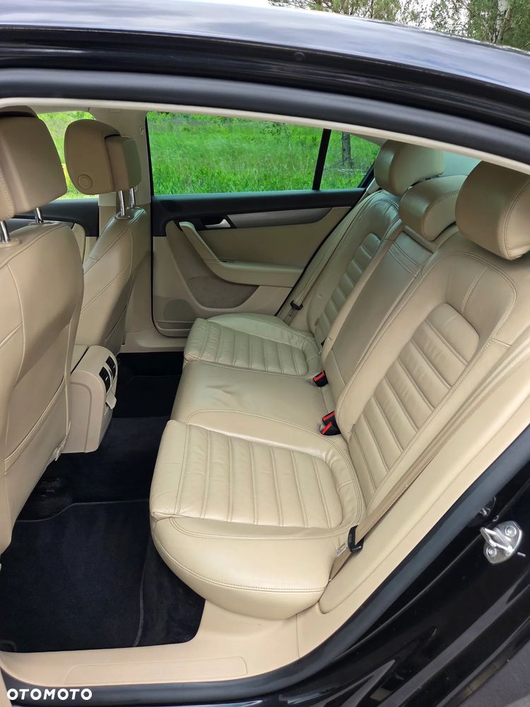 Volkswagen Passat 2.0 TDI 4Mot Highline DSG - 2