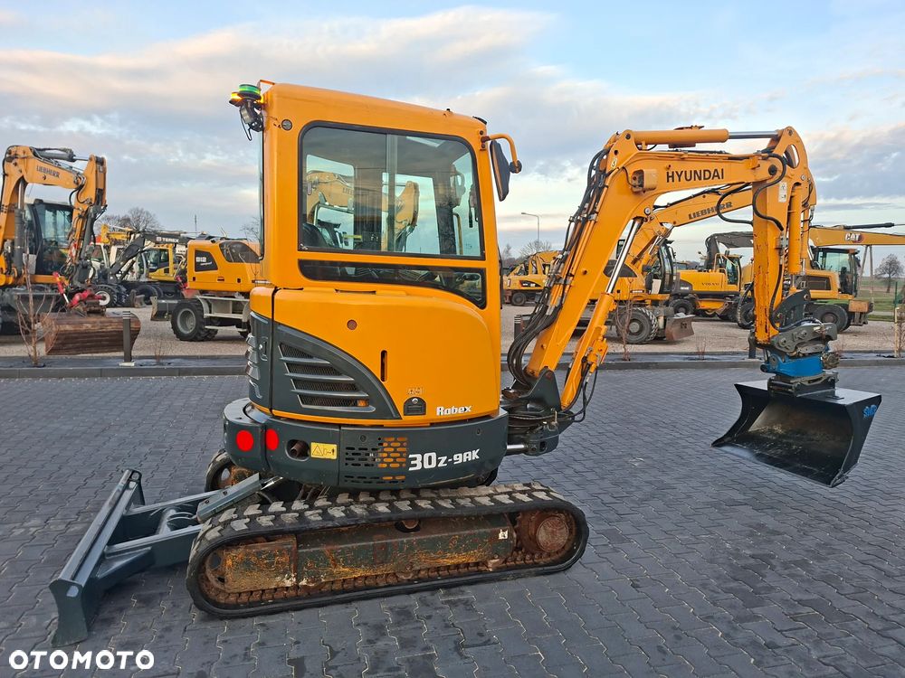 Hyundai R30 ROTOTILT - 10