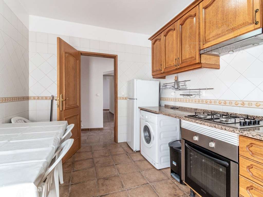 Apartamento de 2º andar com 4 assoalhadas, com magnifica vista para... - Grande imagem: 2/21