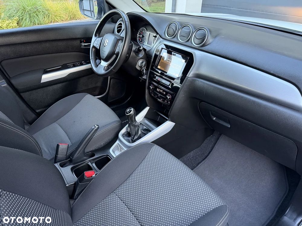 Suzuki Vitara 1.6 Premium 2WD - 28