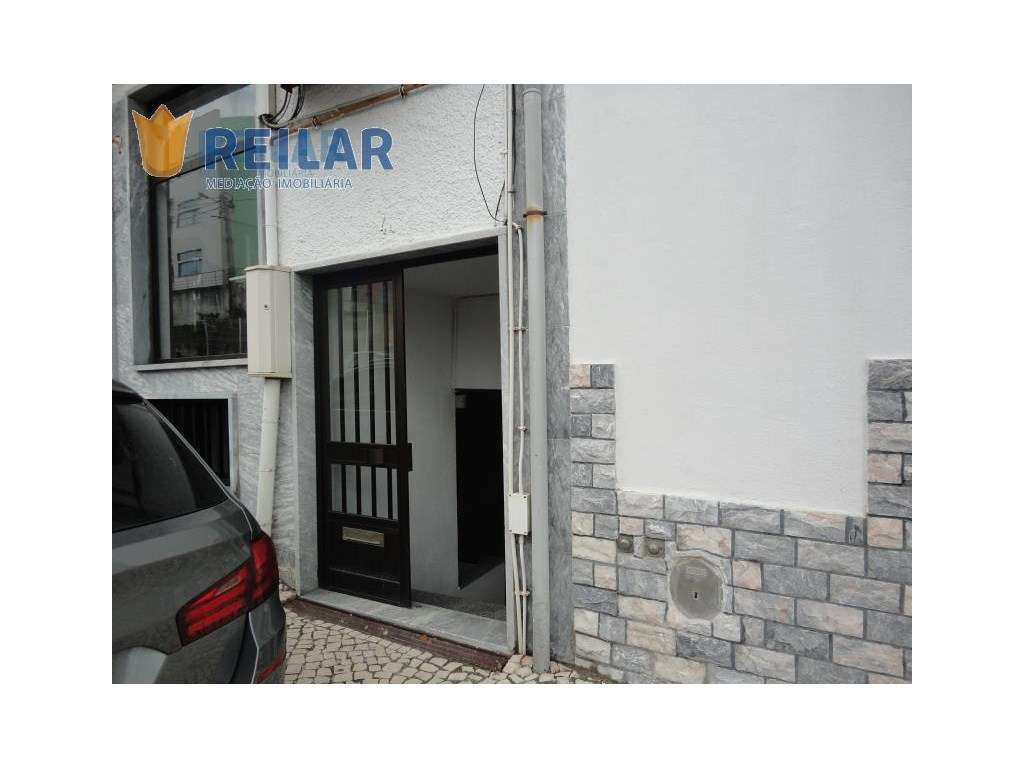 São João da Talha - Armazém 62 m2 - Grande imagem: 3/6