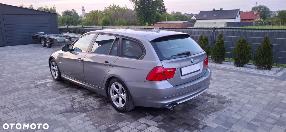 BMW Seria 3 320d Efficient Dynamics Edition Edition Luxury Line Purity - 24