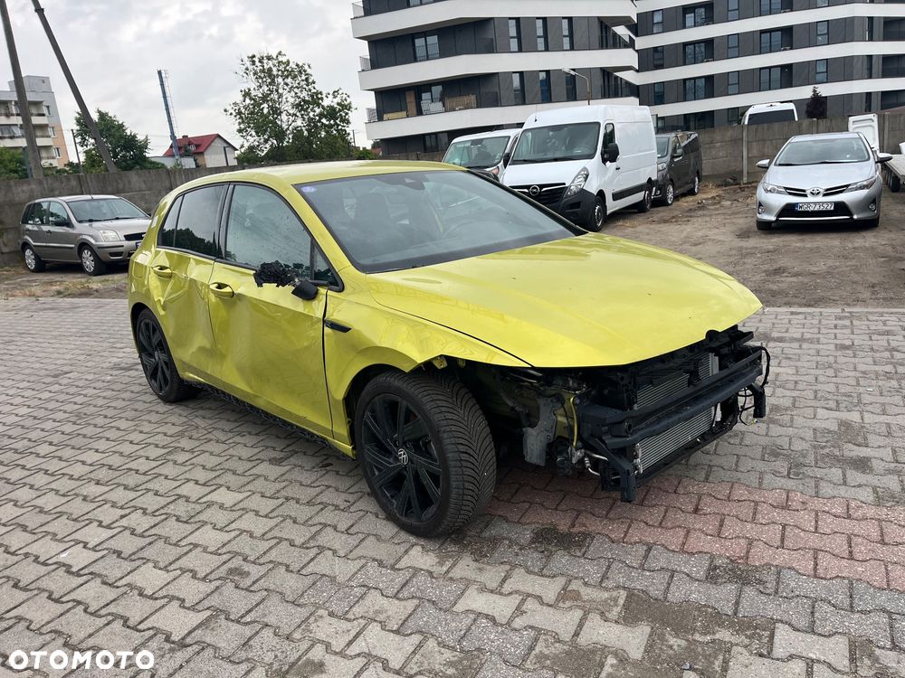 Volkswagen Golf 1.5 eTSI OPF DSG R-Line - 3