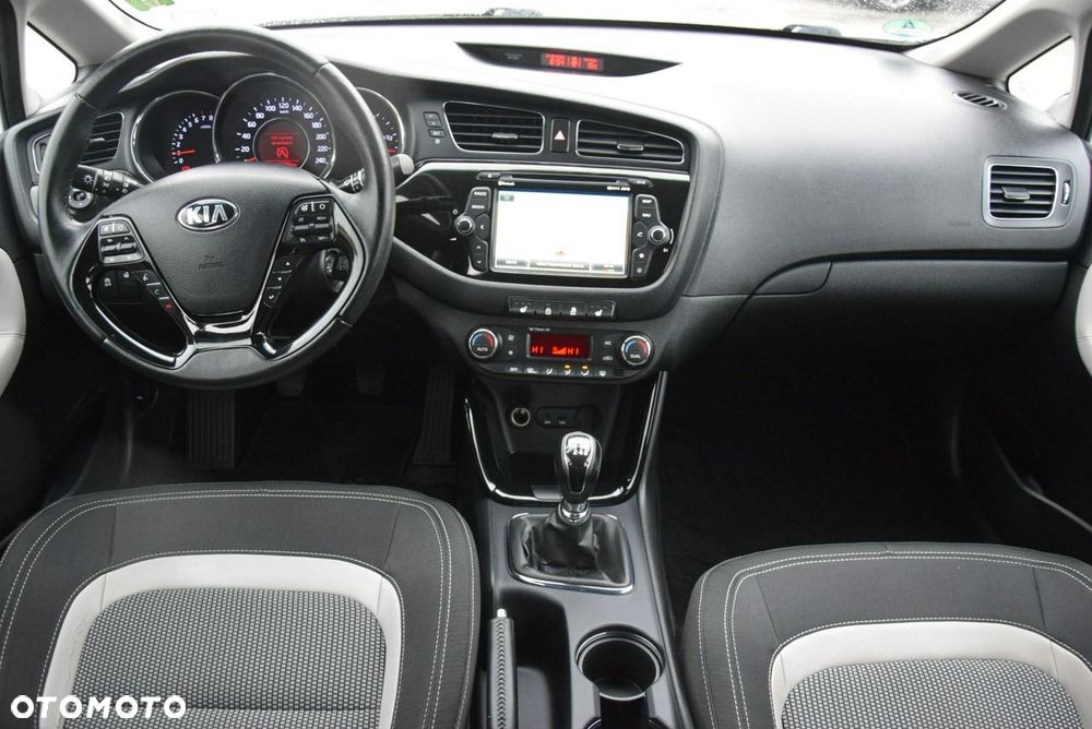 Kia Ceed 1.4 CVVT Dream Team Edition - 26