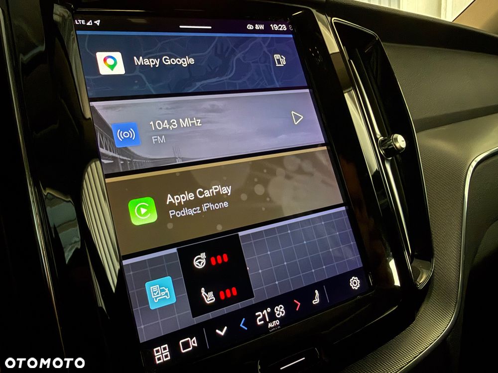 Volvo XC 60 B4 D Plus Dark - 32
