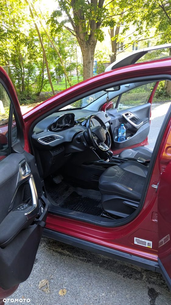 Peugeot 2008 1.2 Pure Tech GPF Allure S&S EAT6 - 9